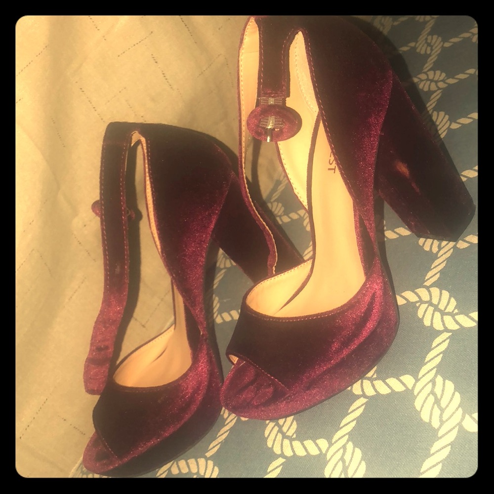 Nine West velvet heels